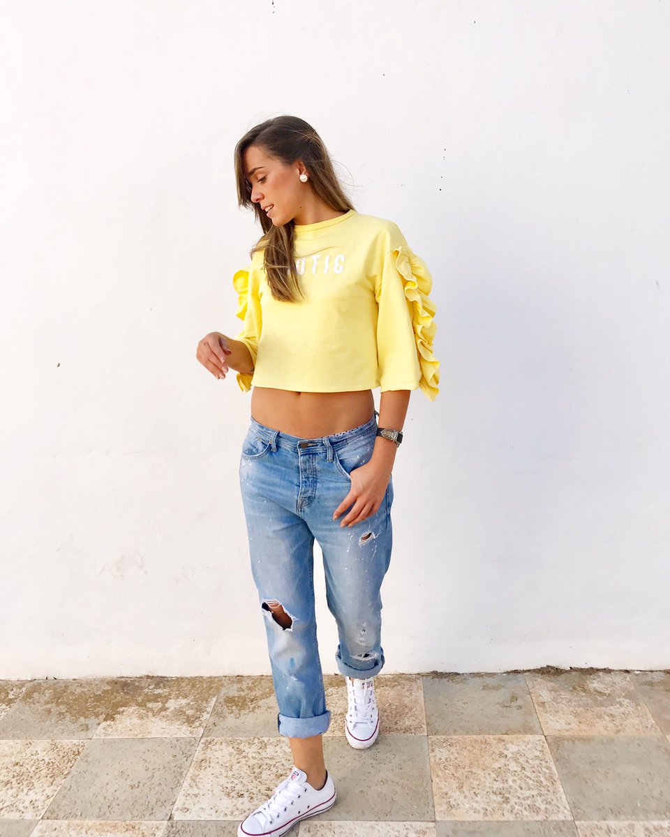 Chic@s! Ya tengo 21buttons 🤗
En mi perfil alelegriia podréis encontrar todos mis outfits!
Feliz domingo para T  O D 💛 S!  #21buttons