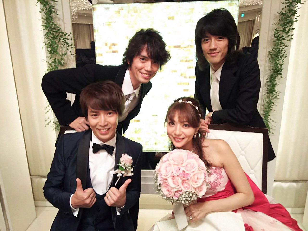 今日は芳賀優里亜さんと鎌苅健太さんのの結婚披露宴に行ってきました 半田健人君と一緒にパチリ 本当に素敵な披露宴でした 末永くお幸せに 草加雅人による映画 卒業 のサプライズがなかったのも 全て乾巧って奴の仕業なんだ 笑 話題の画像が 今日は芳賀優里亜さんと鎌苅健太さんのの結婚披露宴に行ってきました 半田健人君と一緒にパチリ 本当に素敵な披露宴でした 末永くお幸せに 草加雅人による映画 卒業 のサプライズがなかったのも 全て乾巧って奴の仕業なんだ 笑 話題の画像が