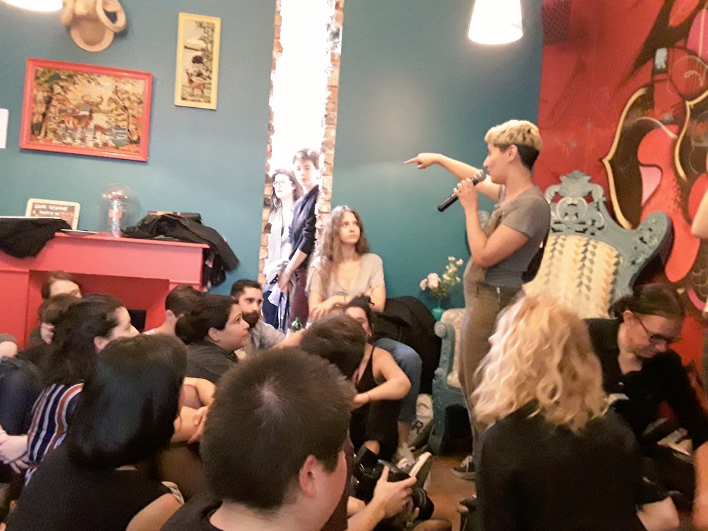 FeminiCites's tweet photo. Début avec @selfishopenmic scène ouverte pour femmes, personnes trans et/ou non binaires 🎤😄 https://t.co/AHyxio90Ba