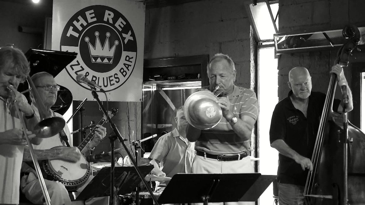 therextoronto's tweet photo. Get your dancing shoes on! Excelsior Dixieland Jazz Band hits the #RexHotelToronto stage TODAY @ NOON #wherejazzlives https://t.co/sgGjFf0nK7