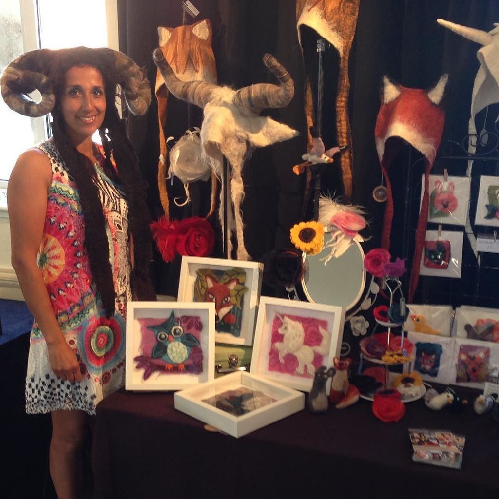KarenFeltArtist's tweet photo. All set up for @chiddinglyfestival #eastsussex #chiddingly #festival #craftfair #headresses #animalhats #hats #ani… https://t.co/C4ihBiCf8b https://t.co/r3U33c9Lk9