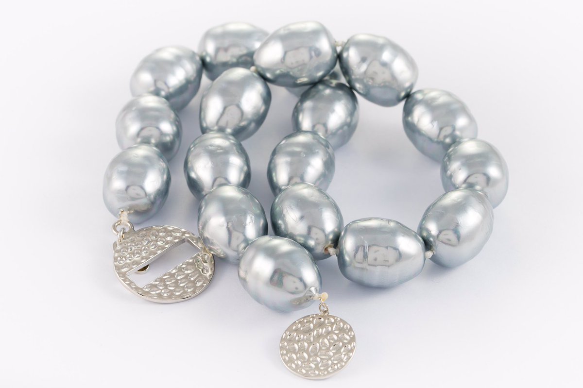 StonestRock_Sg's tweet photo. New Shelby Shell Pearl Choker with nickel free toggle clasp - https://t.co/U8ONyg0PUv - #jewels #pearls #newcollection #choker #strstyle https://t.co/LVFg5wFTl1