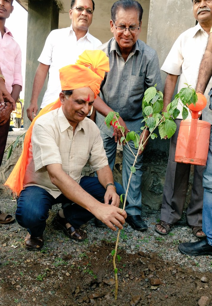 KSCFIndia's tweet photo. Sh. Rahul Shrawat &amp; Sh. Bhuwan Ribhu @ Tree Plantation drive organised by Mahatma Gandhi Global Village School,to bow the seeds of new India https://t.co/WmqD7a9CCW