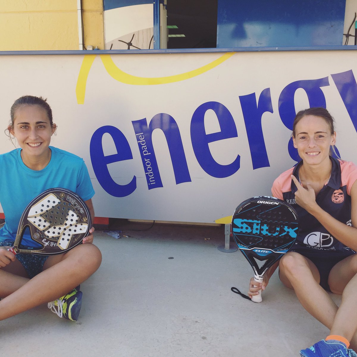 EFrancs's tweet photo. Último entreno antes de partir al #WPTAndorraOpen, debutamos martes 11:30, vamos Jessica! @Siuxpadel_es @REPLAY @Energypadel1 @PadelCV https://t.co/6nkiBXUIcb