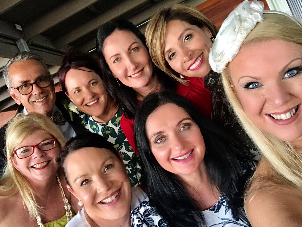VickiSteele14's tweet photo. Champagne and delicious desserts made for a perfect Sunday at our Spring Festival Cream Tea! #Spring2017 #Bubblyfun #Queensland https://t.co/UyaJUQwjEO
