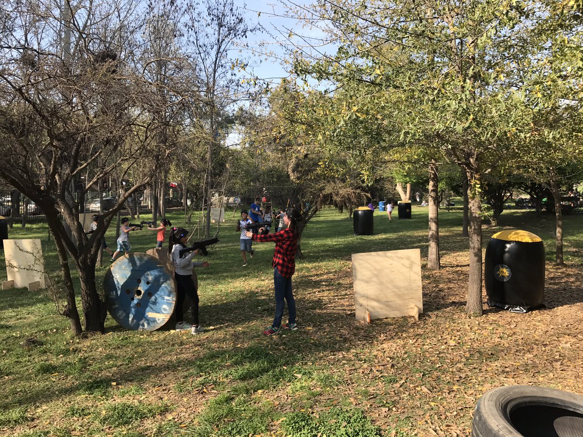 LaserShot_Chile's tweet image. Hermosa tarde de sábado. #parquepadrehurtado #parqueintercomunal lleno. @LaserShot_Chile #outdoorlasertag #lasertag #lasertagsantiago