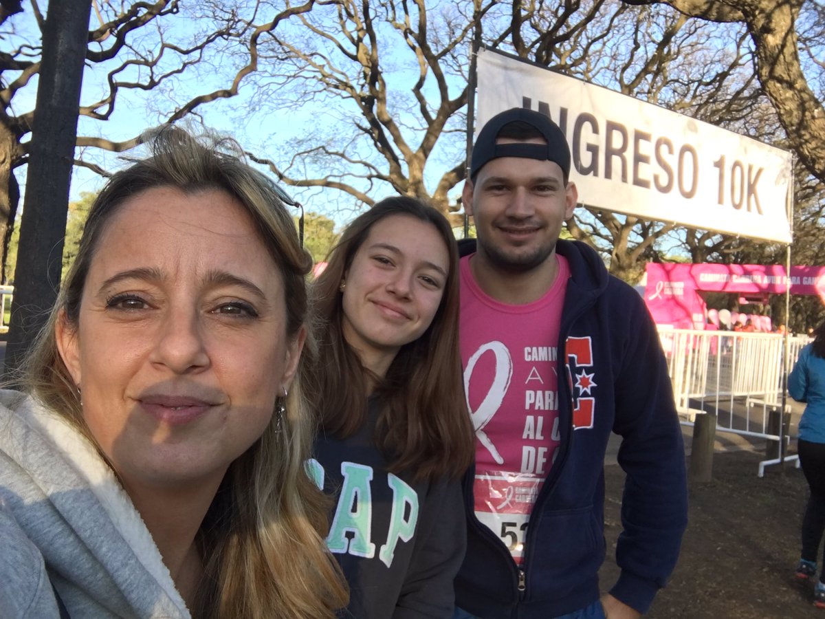 Flippa26's tweet photo. #CaminataAVON para ganarle al cancer de mama https://t.co/LGZHhw4vcl