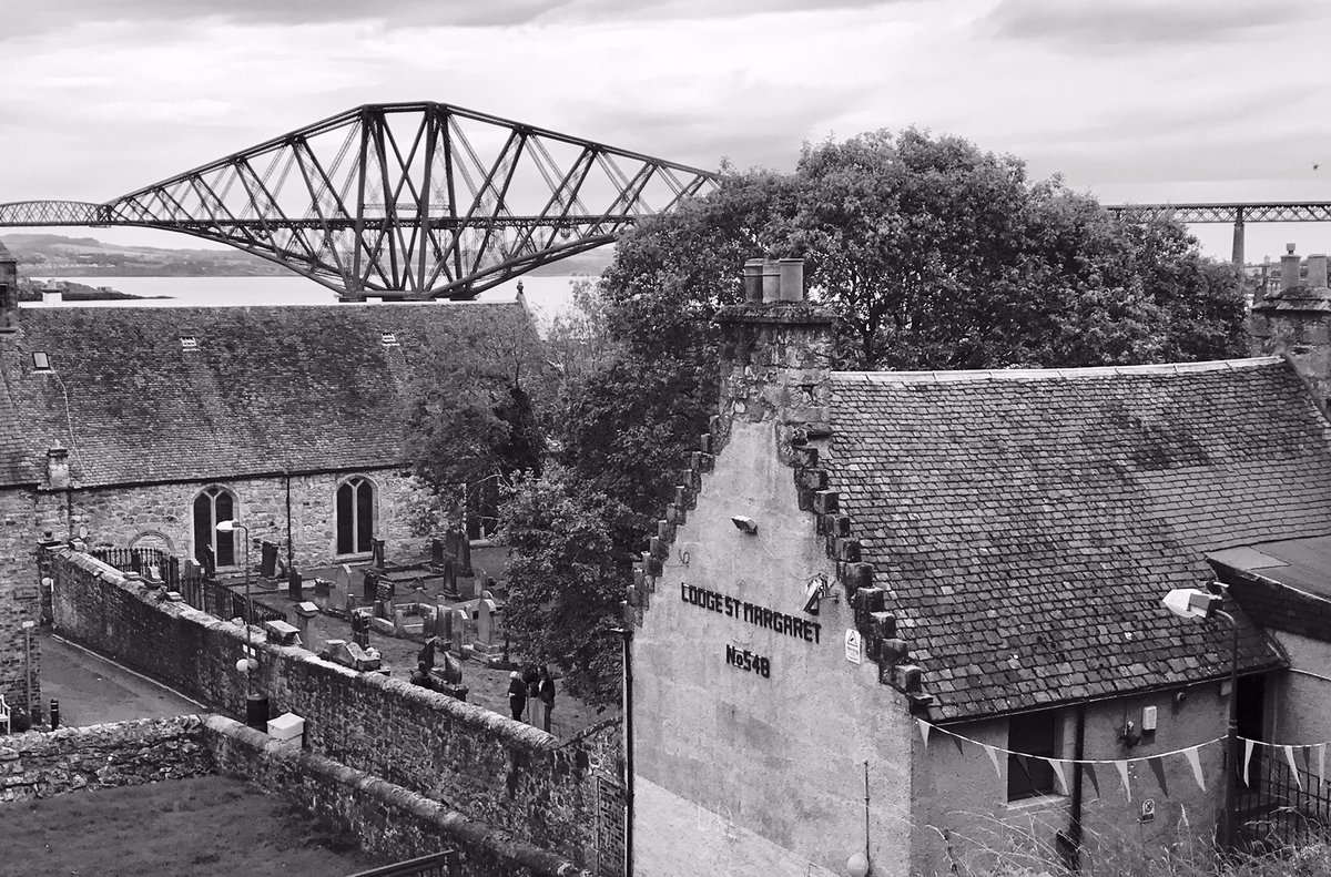 SQrougharts's tweet photo. SQ Vennel Kirkyard &amp; Lodge St Margaret tour. Great to see hidden queensferry! #doorsopendayedinburgh #queensferry @LoveQueensferry @qdcc https://t.co/5inDVf15gG