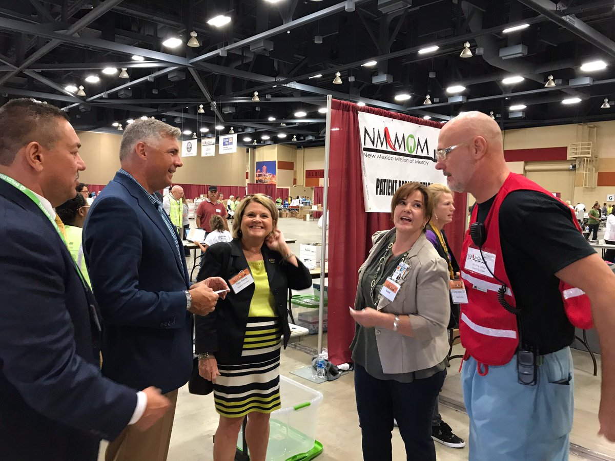 DentaQuest's tweet photo. What an event! Thanks to our CEO Steve Pollock &amp; Board Chair Pam Reeve for joining us in #NewMexico for #NMMOM2017 #DentaQuestDoers https://t.co/sBNpnwutR4