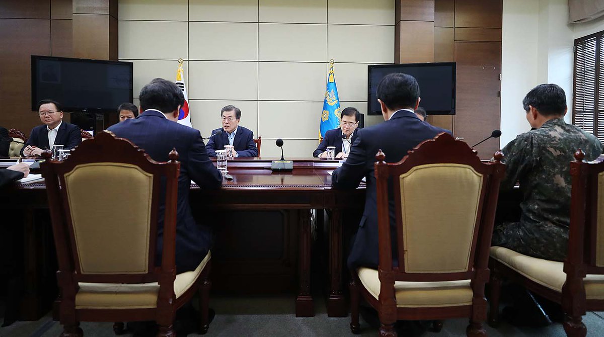 문재인 대통령은 특히, 국제사회와 함께 모든 외교적 수단을 강구하는 한편, 굳건한 한미 연합방위태세를 바탕으로한 확고한 군사적 억지력을 유지.강화해 나가도록 지시하였습니다. 끝.