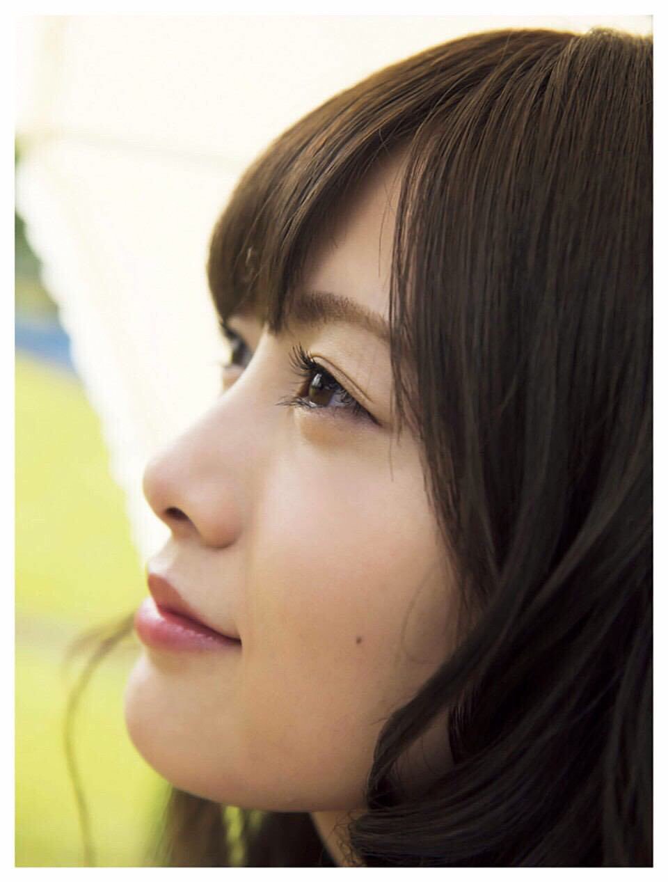 白石麻衣ちゃんねる U Tvitteri 左右の横顔も美しい 可愛いor美しいと思う人rt 白石麻衣が好きな人rt フォロー 乃木坂46 白石麻衣 まいやん Mai00bot