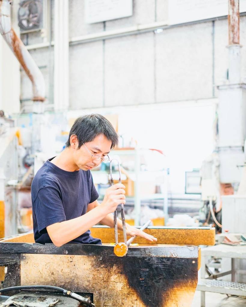 toshhijjjjjjji's tweet photo. ガラス職人さん
.
.
.
location:ガラスの里
.
.
.
.
.
#広島 #ガラス #手作り
.
#hiroshima #glass #handmade #setouchigram62
.
#photo #pics_… https://t.co/xTiT0eBRwt https://t.co/r5ToPcYLcK