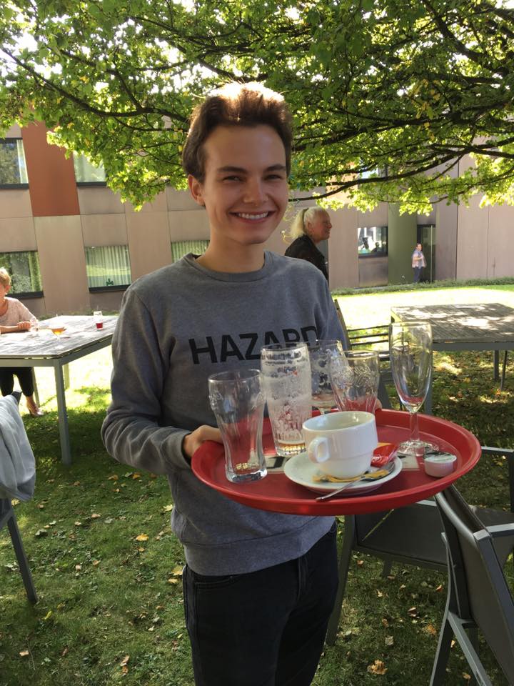 ISB_SL's tweet photo. Helping out at '' De Kerselaar '' today :) https://t.co/ThDYZoChA5