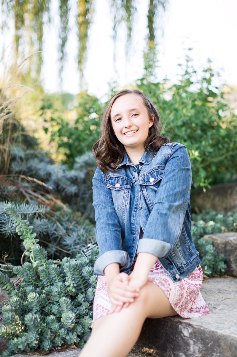 SonyaKammes's tweet photo. This past week I visited to the Rotary Botanical Gardens for the first time with this cutie! #seniorportraits https://t.co/qkPJZvbu6I