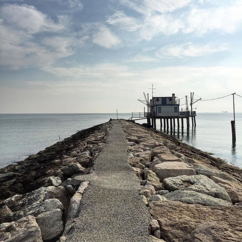 lorela1_23's tweet photo. 'Ma son finito qui sul molo a parlare all'infinito...' 🌊 .
.
#prettyromagna #inemiliaromagna #whatitalyis #browsin… https://t.co/mGLpybz5aU https://t.co/OZyG8IDlBt