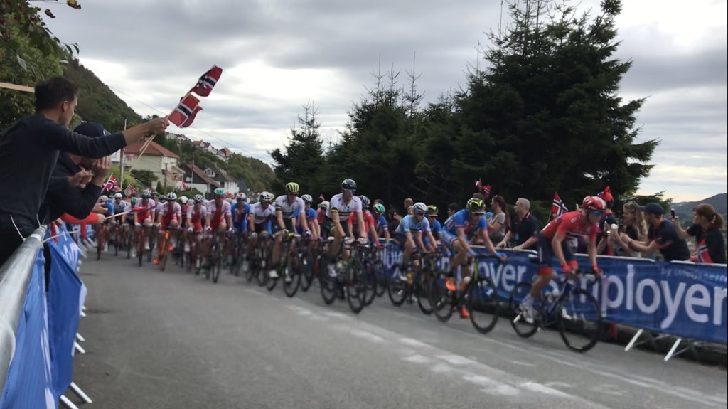 LulzimBilali's tweet photo. Maingroup going over salmon hill #2VM #Bergen2017 https://t.co/Y4kRApx4NG