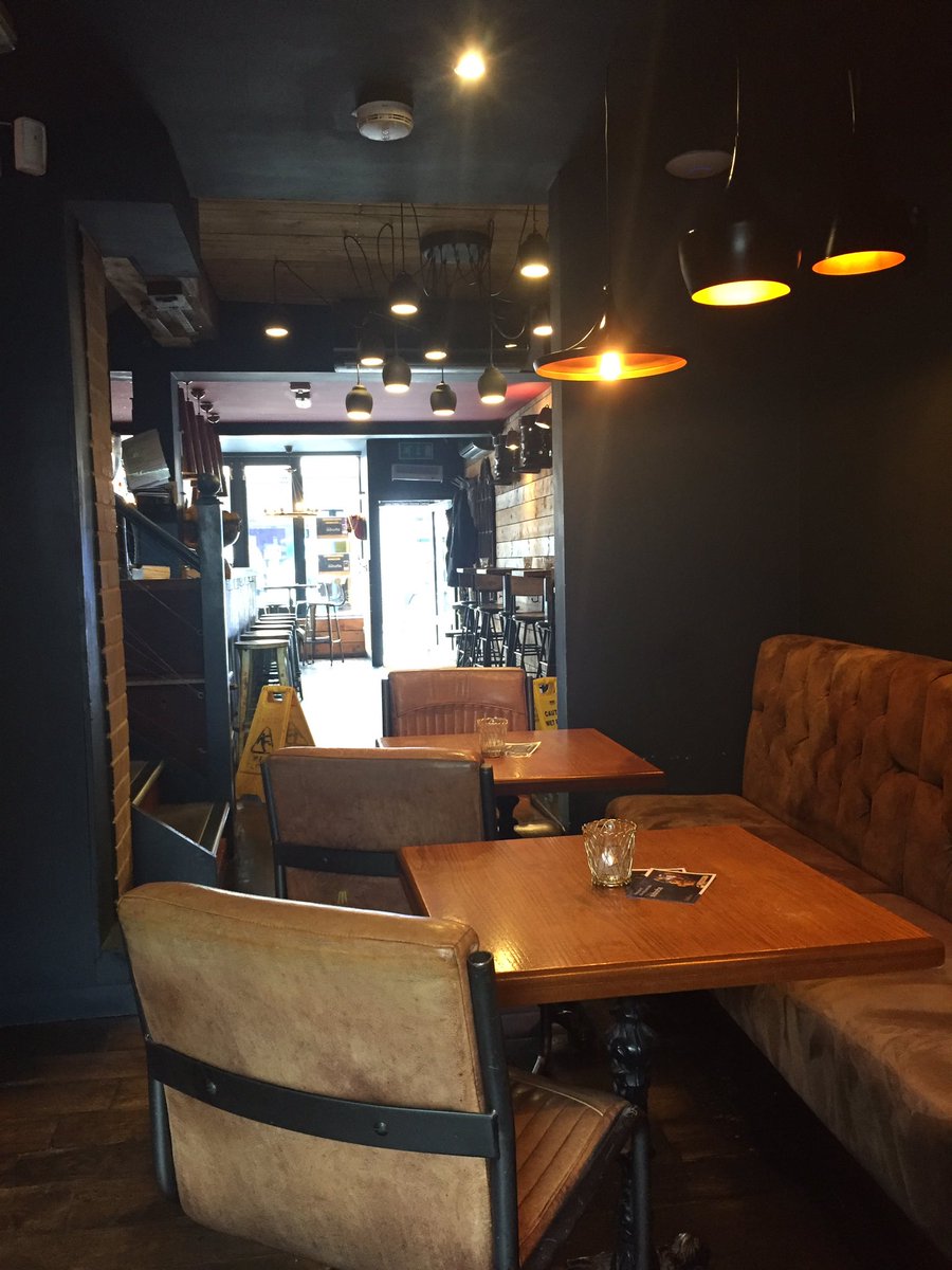 durcho's tweet photo. Sunday diner and cold pint. That els could you ask for on Sunday xxx https://t.co/83UcXMjDg3