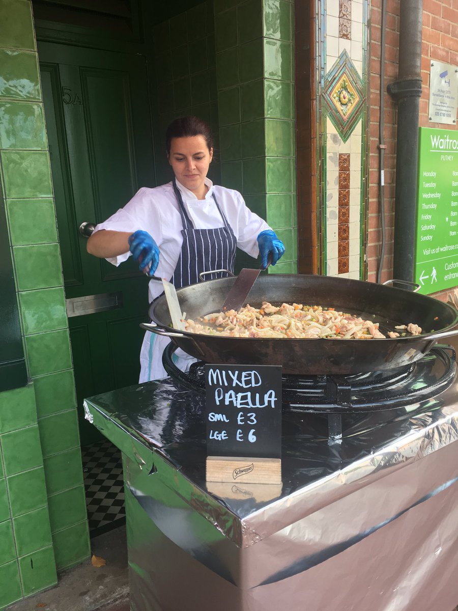 Lunch time meals Paella here join us #streetfood #putneyfood #hungry