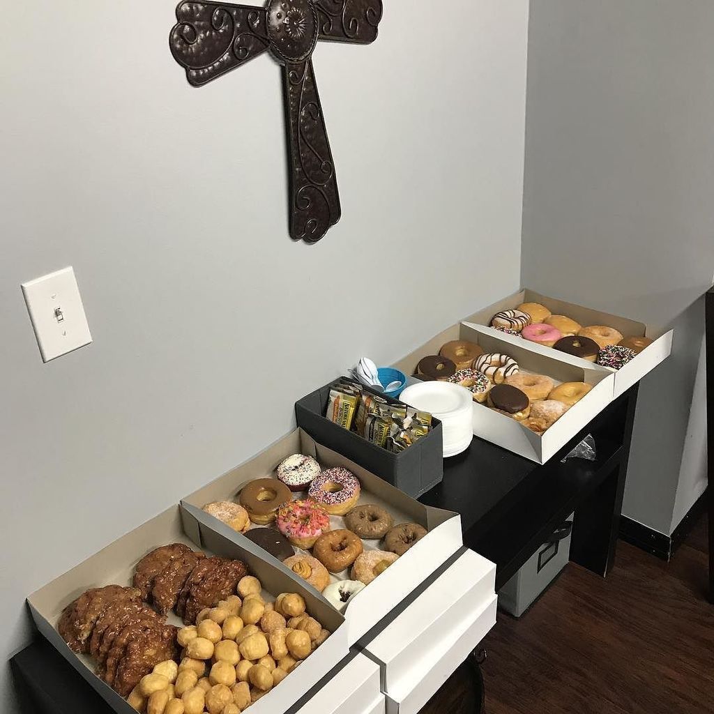 paulwirth's tweet photo. Must be the last Sunday of the month @relevanttampa so it is time for a special treat for our Volunteers. #HoleinOneDonuts is always a winn… https://t.co/LEaeQ3oXxi
