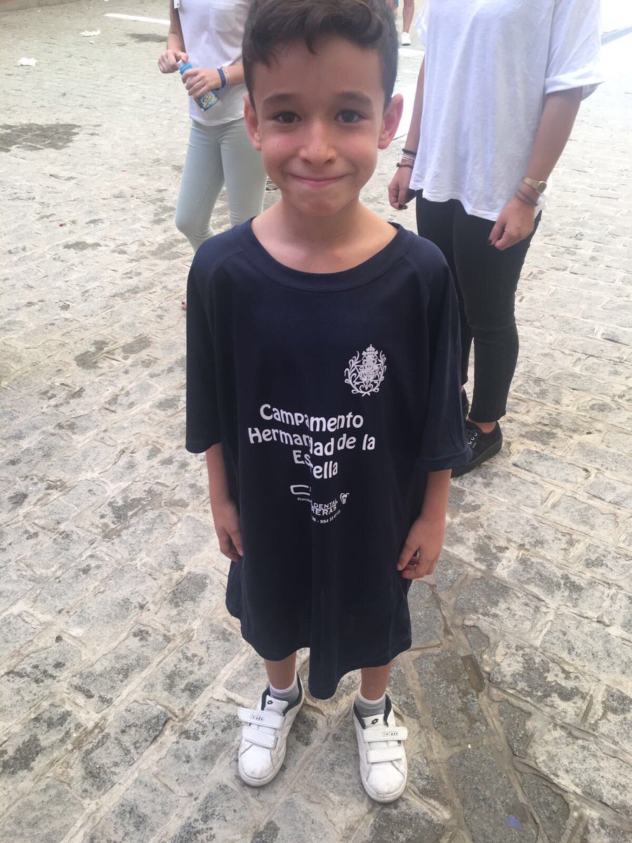 hdadlaestrella's tweet photo. Gracias a @DENTALCONTRERA1 los niños del #CampamentoEstrella17⛺️⭐️ se llevan una camiseta de estos días 🙌🏼🙌🏼 https://t.co/d0mLxv9ped