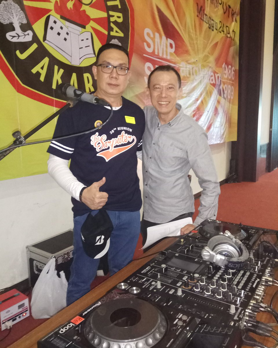 HouseofDeejay's tweet photo. Loading set cdj2000nexus + djm2000 #Houseofdeejay #Reloopdjmanagement @ eka ria #kitting Lee https://t.co/LvfWXCS7De