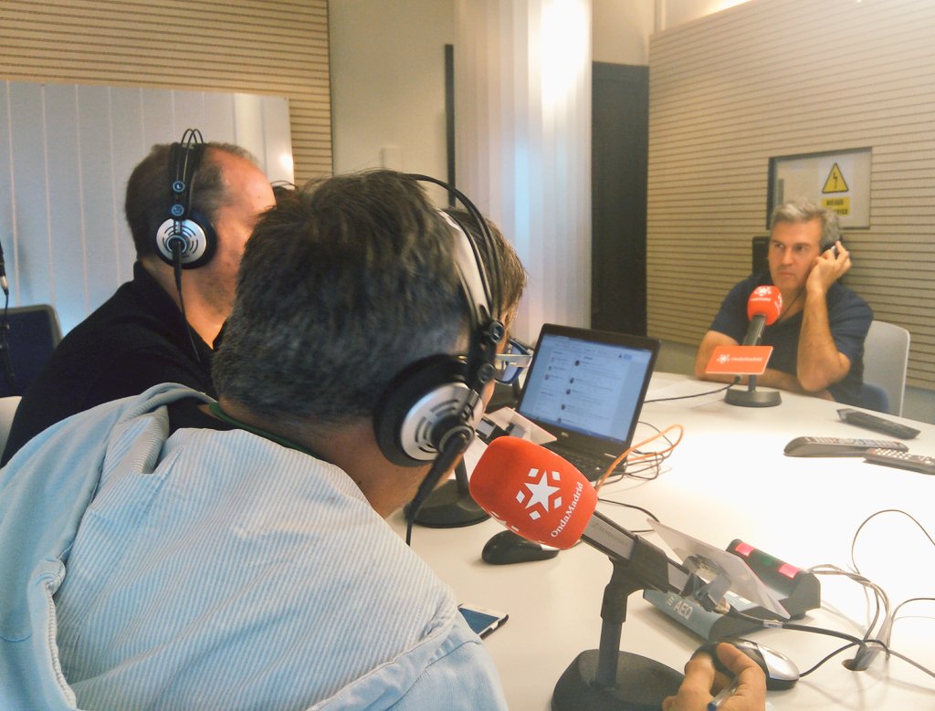 madridaltanto's tweet photo. Ha venido @jvdelfa porque todos #SomosMAT y @DxtOndaMadrid https://t.co/fDErSzPjC2