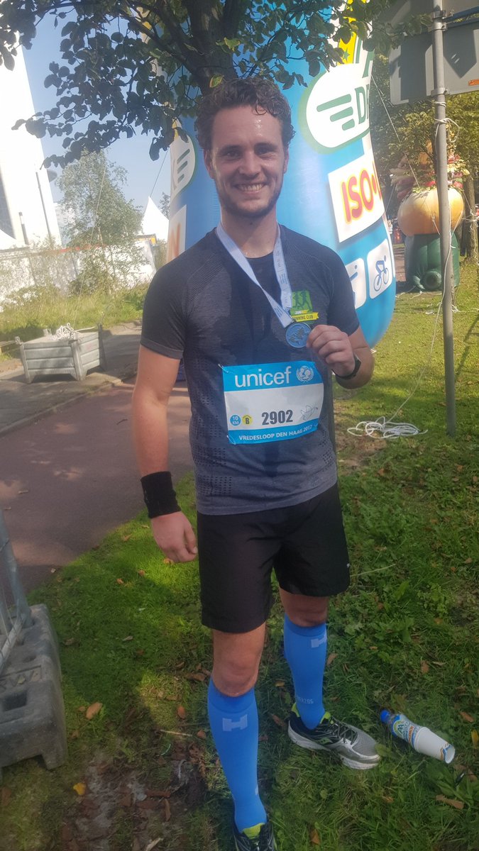 tomteselle's tweet photo. Een zeer geslaagde #vredesloop !!! Volgens strava een pr op de 10km @loopmaatjes https://t.co/8fad7mZca7