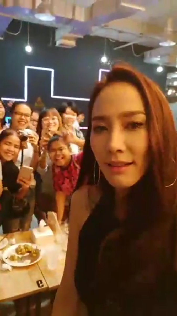 JesJueJang's tweet photo. วันนี้ทำงานไปดูไลฟ์พี่อั้มไป คือ ชอบนางมาก ธรรมชาติ โนแอ๊บ มันใช่มาก #อั้มพัชราภา #พัชราภา #patchrapa https://t.co/pfaTNucuSD