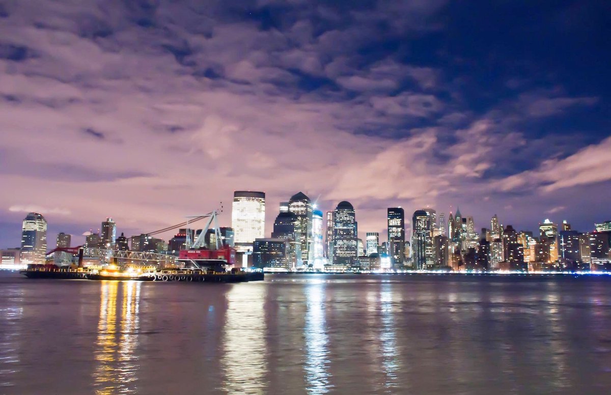 destination__pl's tweet photo. New York Skylines! #NewYorkCity #destinationtravels #travelpassport #beautifuldestinations #amzingview  #nightmodeOn #newyorkcityskylines https://t.co/0LC86hfFd0