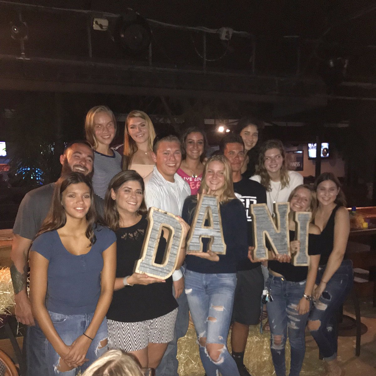 dani_locr21's tweet photo. for my birthday they threw me a surprise party 🎉🎉🔞😍 https://t.co/FjQevdr67g