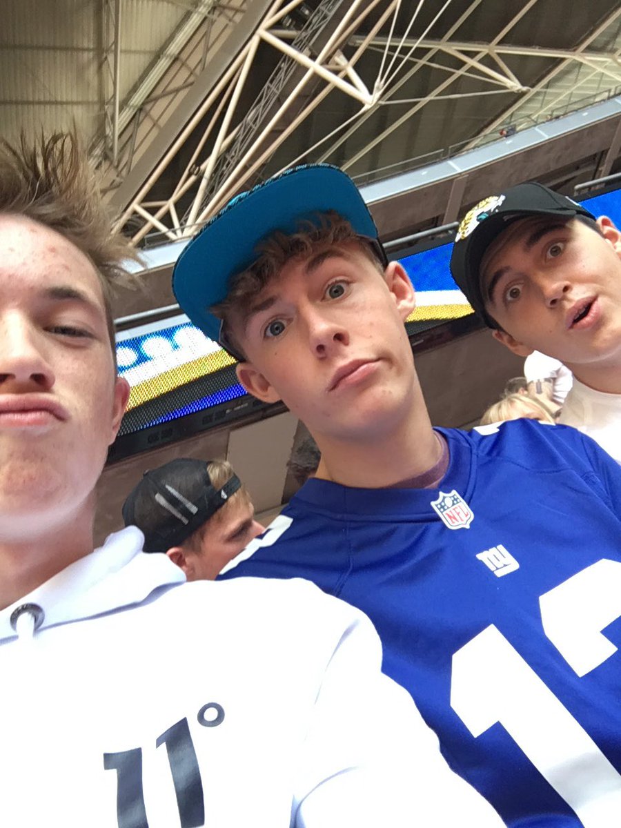 JoshOlett's tweet photo. #NFLUK10 https://t.co/6qU2Fq2TRa