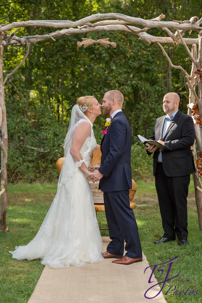 TracyJPhoto's tweet photo. Happy First Anniversary to Chelsea and Tyler!!! Congrats!!! #RIWeddingPhotographer #Love #Anniversary https://t.co/wAngbfVaTQ