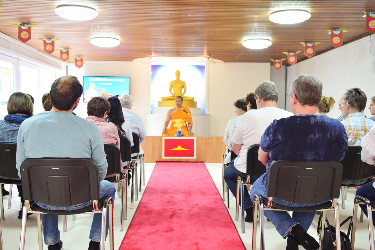 DhammakayaInfo's tweet photo. วัดพุทธฮัมบวร์ก จัดโครงการปฏิบัติธรรมชาวเยอรมัน (Meditation für Anfänger) กว่า 25 ท่านได้เรียนรู้การทำสมาธิเบื้องต้น https://t.co/V0IwR1mLH0