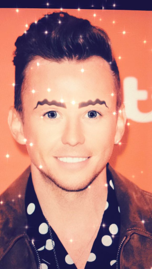 mcflybiggestfan's tweet photo. McFLY are embracing the wavy brows trend 😂 @mcflymusic @TomFletcher @itsDannyJones @DougiePoynter @mcflyharry #mcfly #wavybrows https://t.co/aQDoEqIuKa