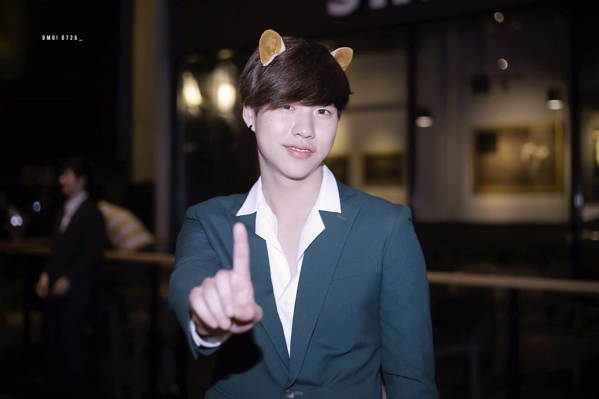 All I wanna do!! Wanna GUN!!! 💛<a href="/gunsork/">G U N</a> #gunsork #TUsexyboy #conversationthailand