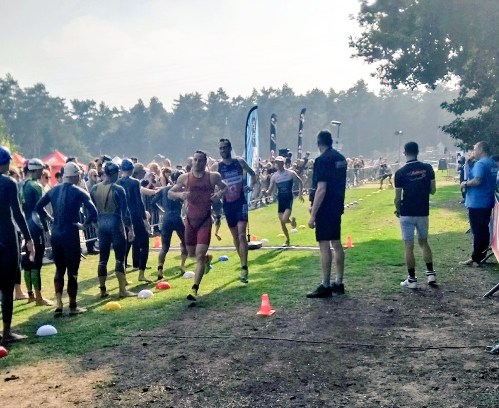 Laatste wissel bij de T³ heren met TRIGT @SMO_specialized en <a href="/_LTTD_/">LTTD</a> die er een lange sprint van zullen maken <a href="/T3_series/">T³series</a> #lille