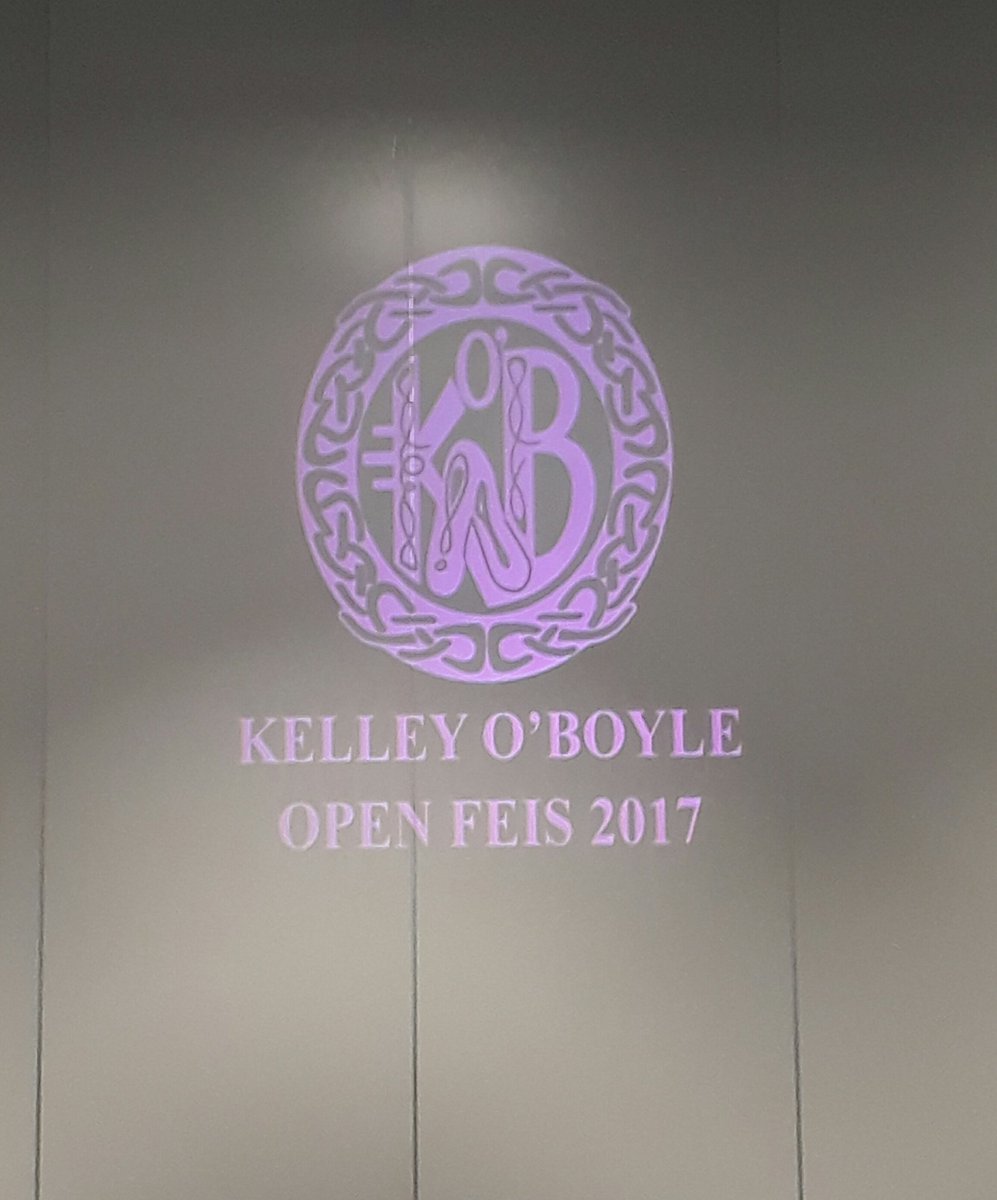 BlueEyedGirl500's tweet photo. Waiting side stage and ready to do this... come on 🙈☘
#irishdancing #nervousmum #feistime https://t.co/QuPZTvM6eH