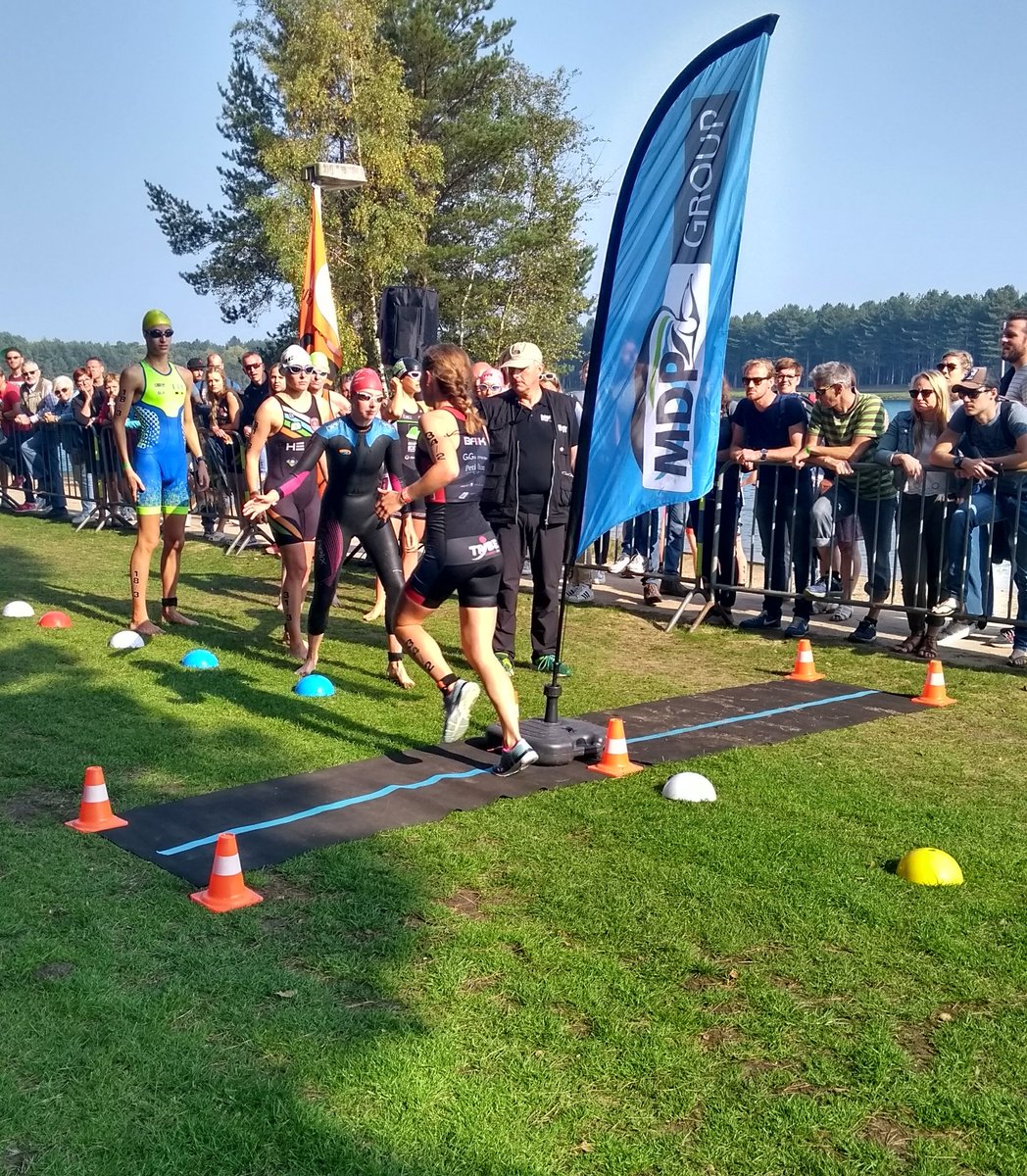 T³ Dames met hun laatste wissel, <a href="/AccentTRIBE/">Accent TRIBE</a> zeer sterk voor Atriac en @EFC_ITC #GrandFinal Lille