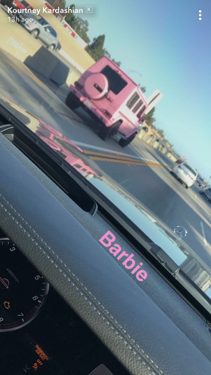Mel27leo's tweet photo. Saw this on @kourtneykardash snapchat!! Is this you ???? Lol @trishapaytas https://t.co/oBQoWWXU96