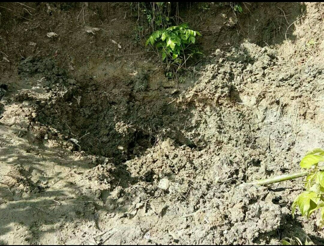 Bengali Muslims(Rohingya)killed
and buried Hindu villagers in
Rakhine state.
<a href="/Brexit_Newz/">Brexit Newz</a> 
<a href="/UN/">United Nations</a> <a href="/UNHumanRights/">UN Human Rights</a> 
<a href="/XHNews/">China Xinhua News</a> <a href="/cnni/">CNN International</a> <a href="/CNN/">CNN</a> 
<a href="/hrw/">Human Rights Watch</a>
