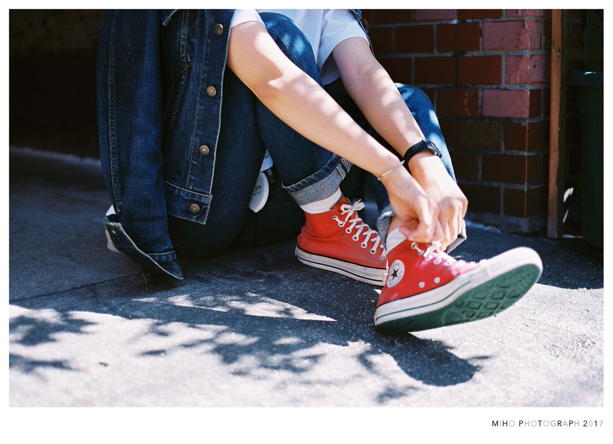 _mixphotography's tweet image. LovedOne来場中にサクッと撮らせてもらいました＊
model：tomomi.

#縦写真 #デニムと彼女 #FILM #CONTAXG2 #KODAK #ISO400 #denim #indigo #portrait #デニム #ポートレート #インディゴ #コンバース