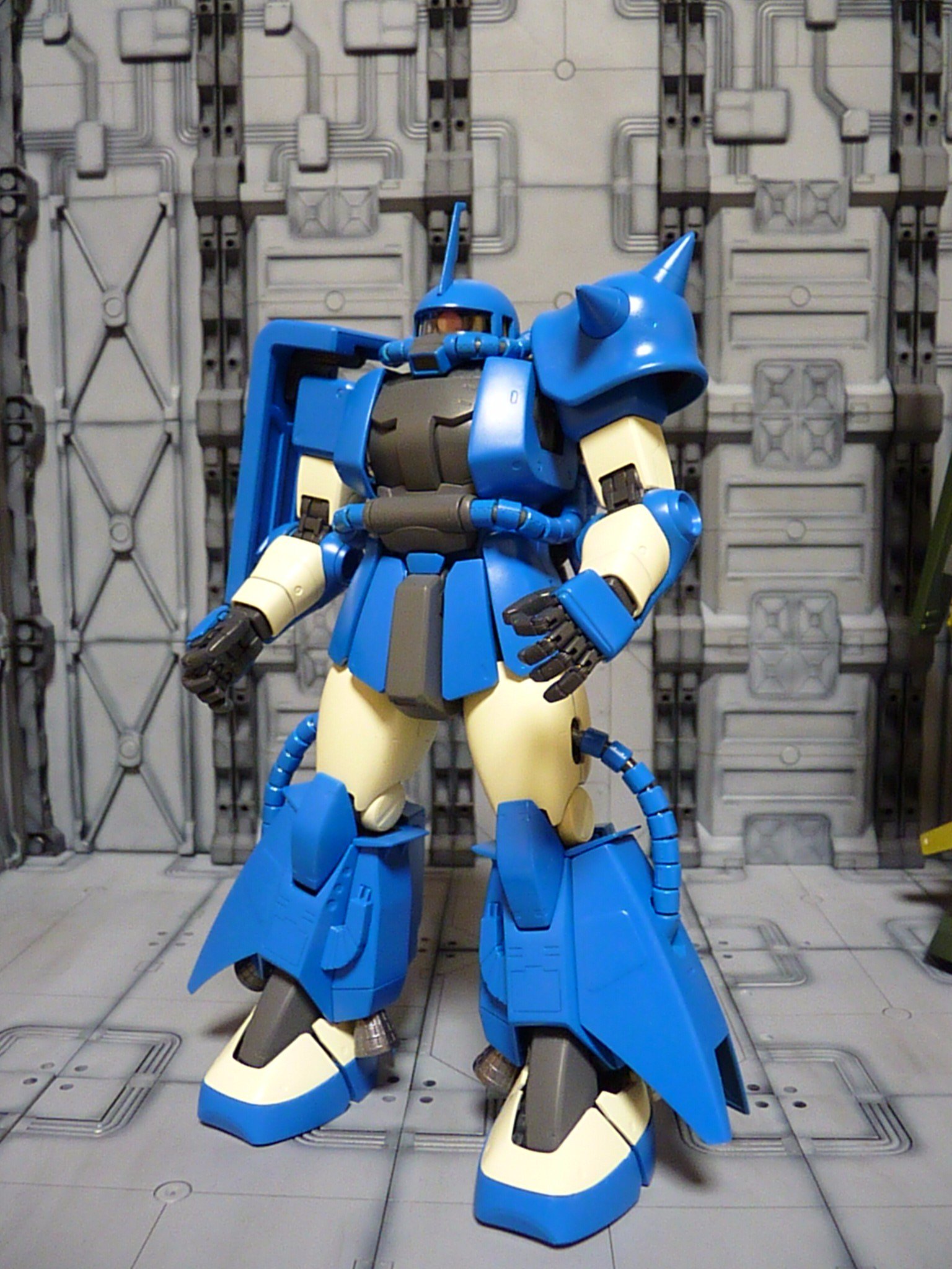 真虎人 Mgロバート ギリアム専用ザク R 2型 本体完成 う ん マーキング待ちの機体が増えていく ガンプラ 素組 ガンプラビルダー大フォロー祭り T Co Ddxf9nrx9h Twitter