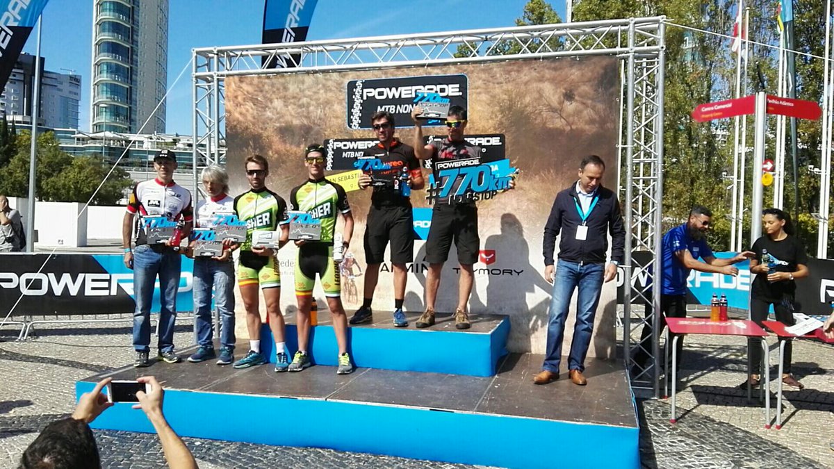 Sorpresa total
1° puesto en duos 
@poweradeseries Madrid -Lisboa
Con mi con <a href="/SamTrives/">Samuel Trives</a> 
Pensábamos ir rápido,Pero no ganar
<a href="/black_bicycles/">Black Bicycles</a>