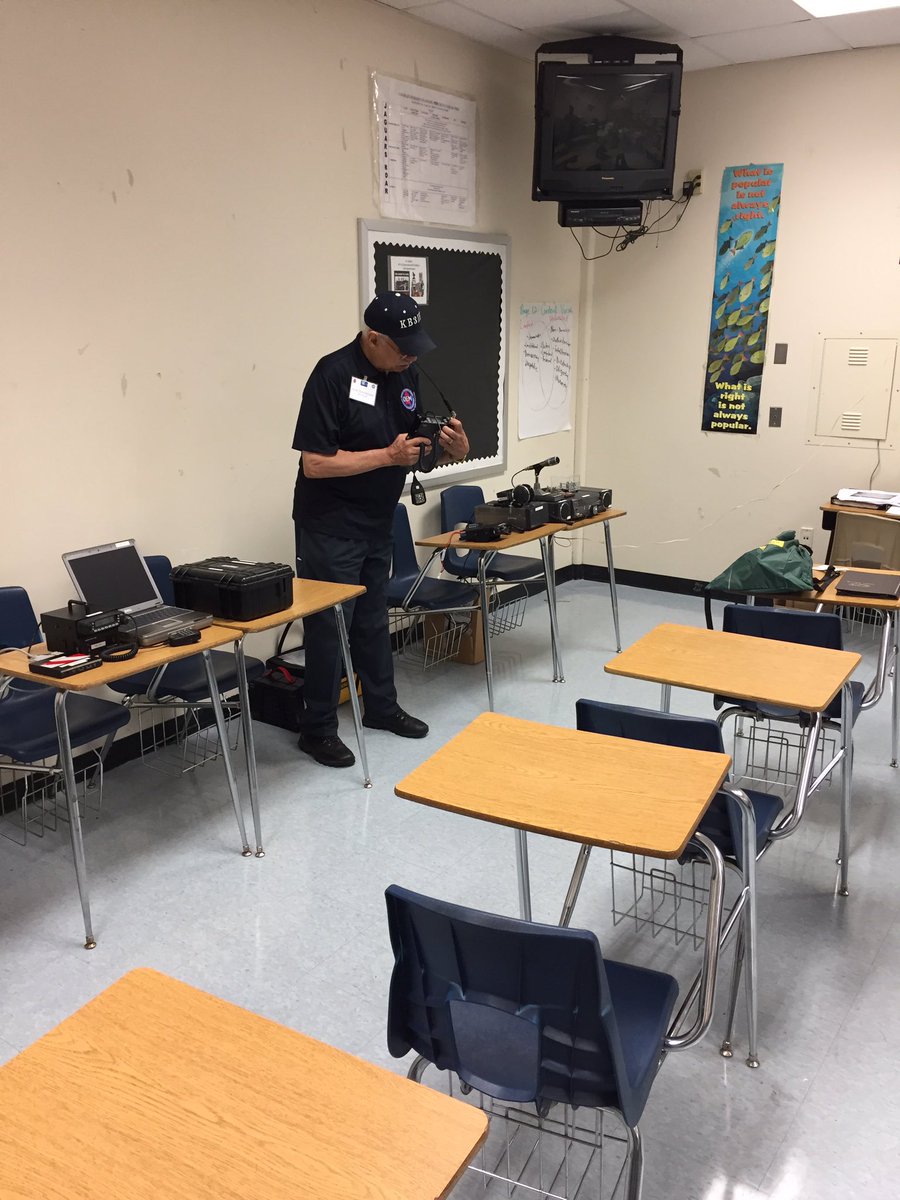 PGCARES's tweet photo. Ken KB3IIE & Doug KZ3H giving Radio Class at #CERTCON2017 #hamradio #CERT #ARES #RACES #EMCOMM https://t.co/bA9K8BKCPI