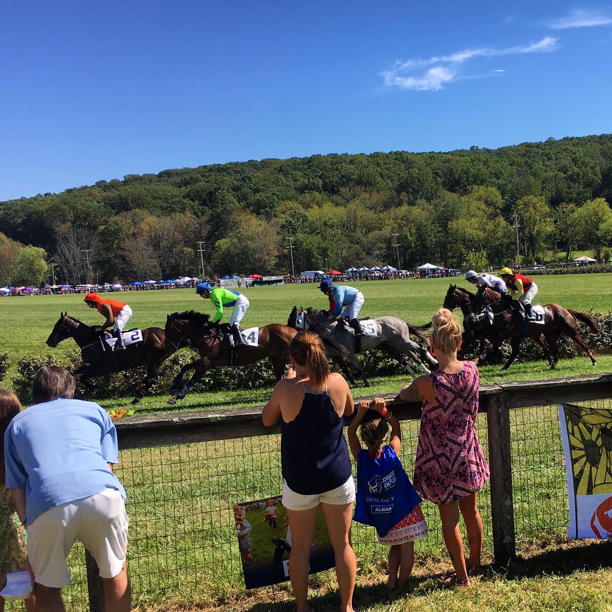 GinaCrash's tweet photo. Everyone loves the tradition of the kids #stickpony races 🐎🐴 @GBMCHealthcare #legacychase benefiting #gbmc #oncologyservices @Todays1019 https://t.co/RGBaCtapJJ