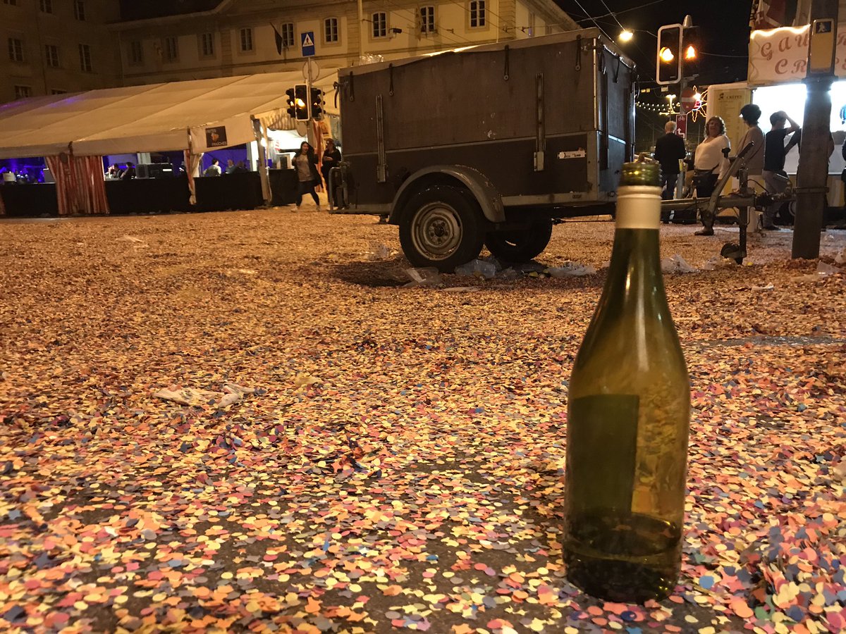 ArcinfoLive's tweet photo. C'était la Fête des vendanges... #fdv2017 https://t.co/wpKDVc8t7S