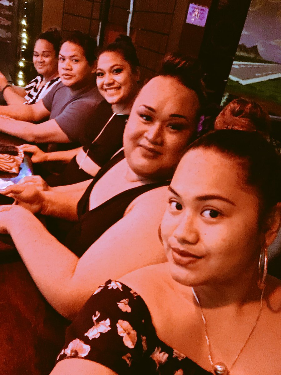 shalomoana's tweet photo. #teamLom outing💃🏻🍻 https://t.co/A23639XgiK