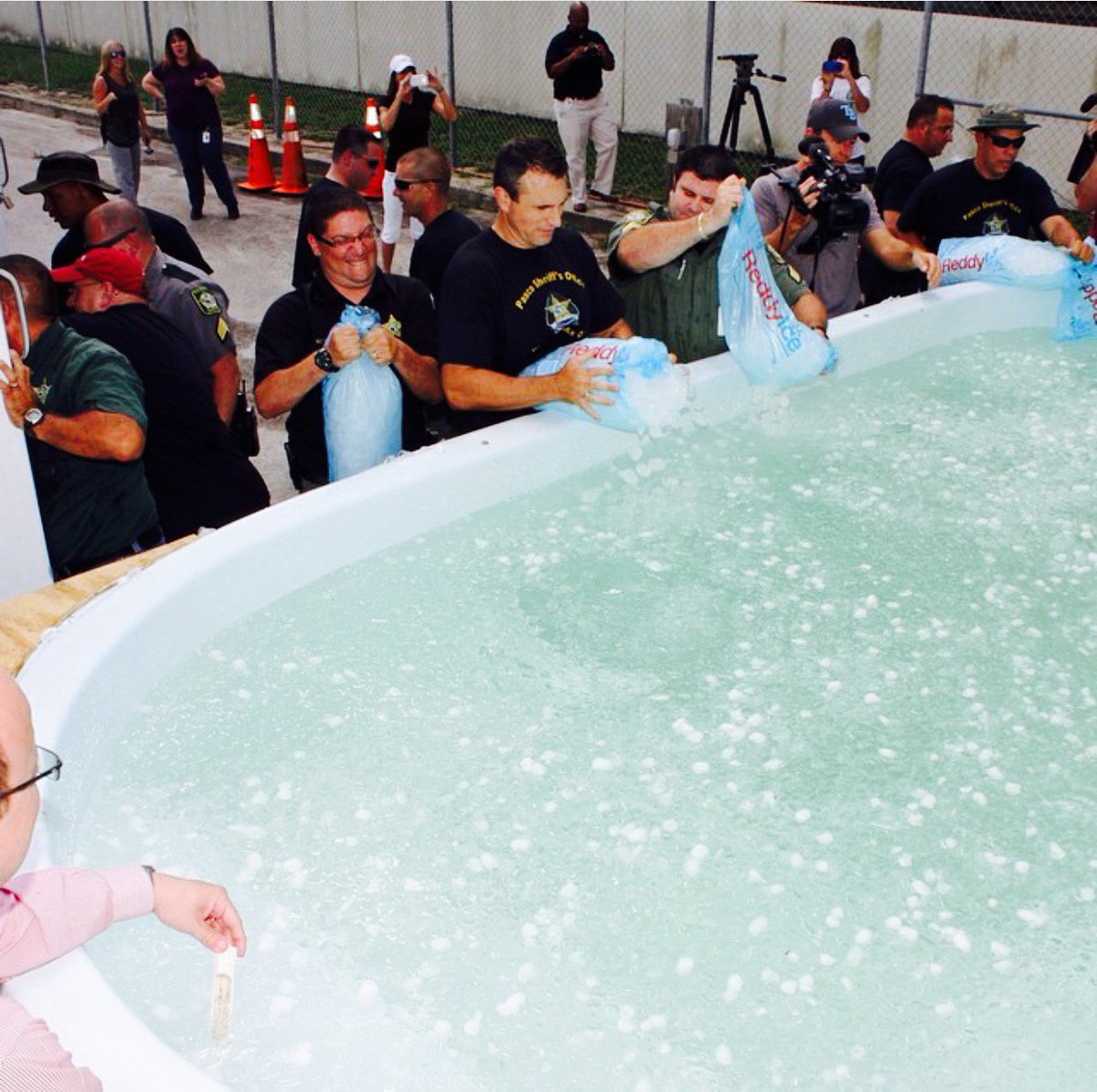 PascoSheriff's tweet image. Remember when we saw way more knee caps than we wanted to for a great cause? #ALSChallenge