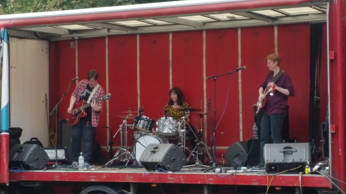 _HarFest's tweet image. Great music from @mlittlebrother @WeAreQuasars @AllHailHyena @JamieStevensUK @MrMattRynn today!