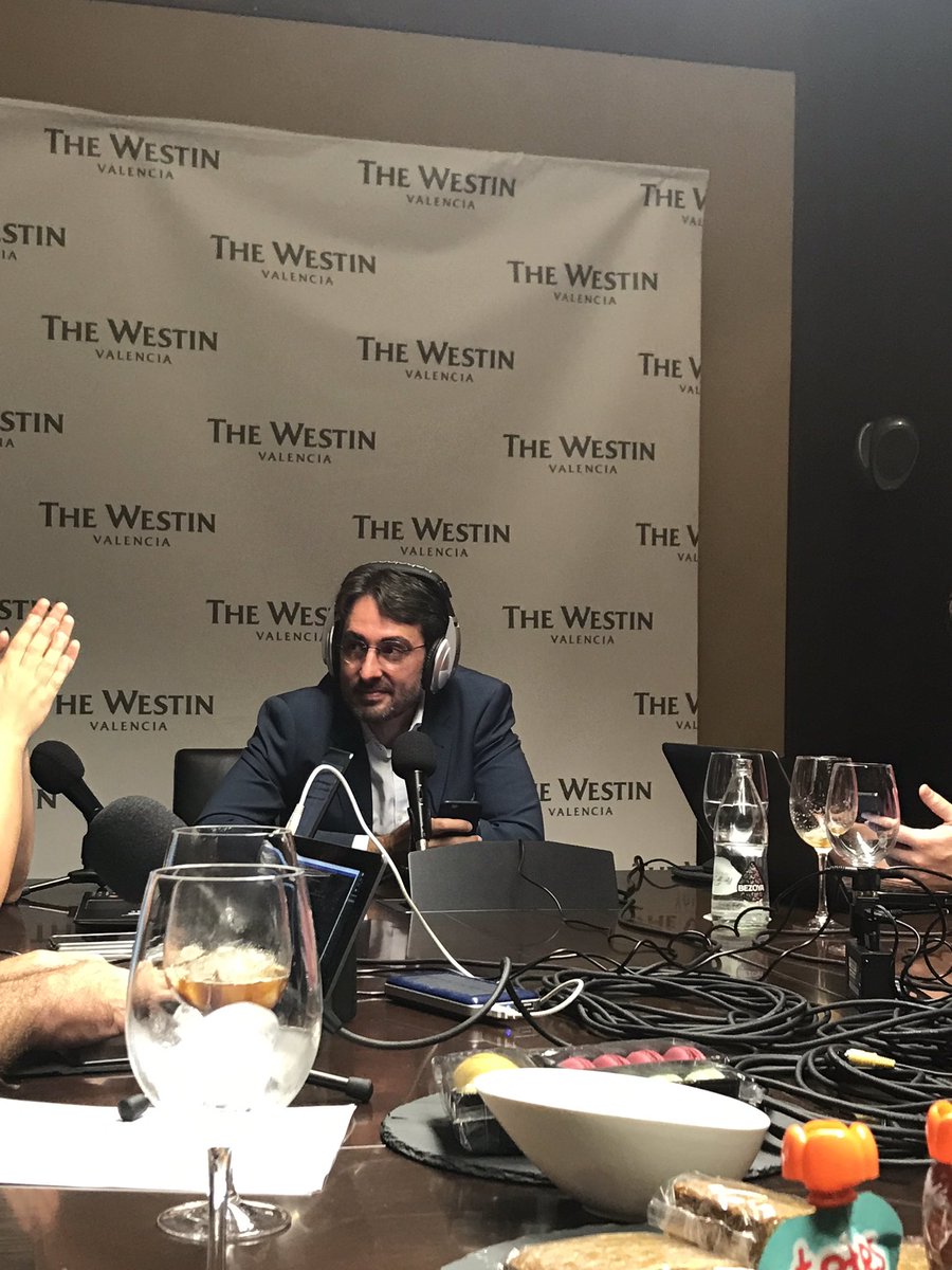 mpalama's tweet photo. @tysentidocomun #tysc @almudevergalan entrevista tecnológica sobre @IVIclinics @RMANJ https://t.co/ZNXuMWPtmf